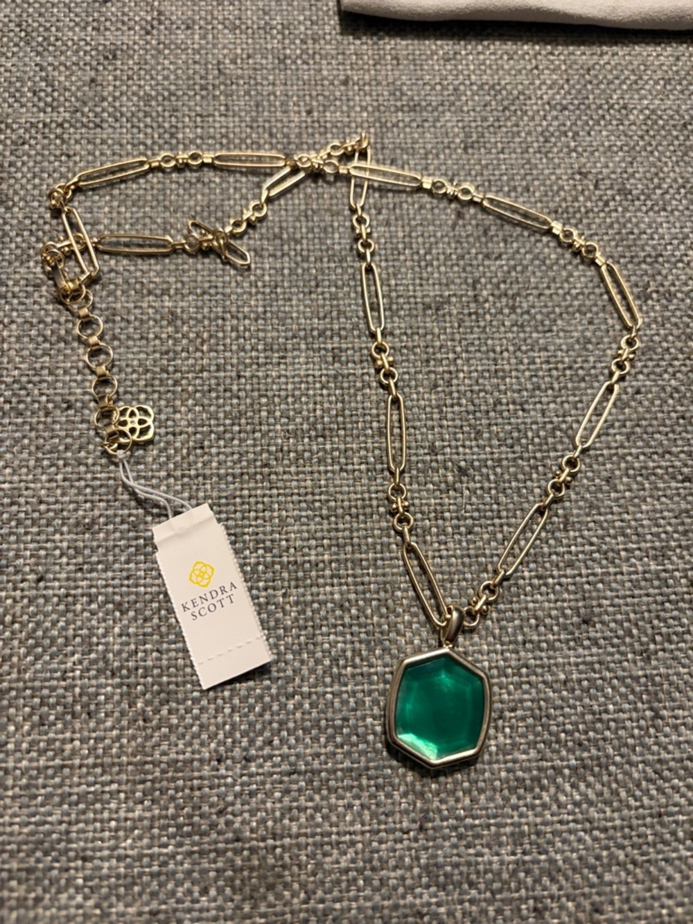 Kendra Scott Davis Gold-Tone Necklace with Emerald Green Pendant - Picture 3 of 4